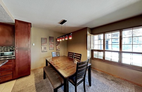 Mammoth Lakes Condo | Slopeside Deluxe 2 Bdrm Condo with Underground Parking! (Sierra Megeve 25) by RedAwning