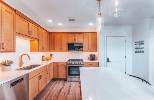 North Conway Apartment | Slopeside Luxe-Upgrade Adventure