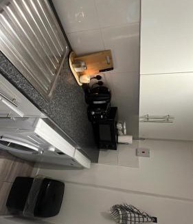 Sheffield Apartment | Small 1 Bed Apartment - Free Parking!