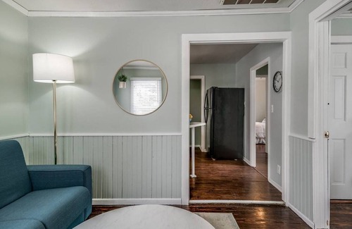 Pontiac Cottage | Small and comfortable beauty near Waterford/Pontiac border