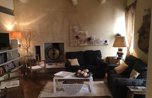 Canino House | Small building in the center of Canino