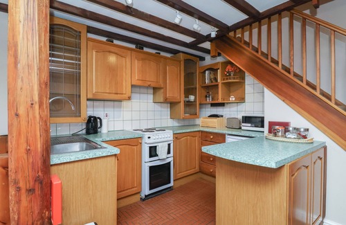 Fadmoor Cottage | SMALL COTTAGE, pet friendly, character holiday cottage in Fadmoor