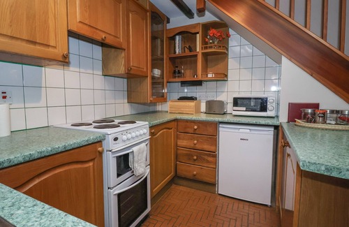 Fadmoor Cottage | SMALL COTTAGE, pet friendly, character holiday cottage in Fadmoor