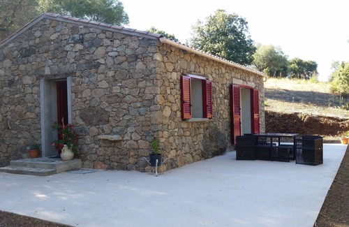 Lama House | Small country house: Very large property with swimming pool.