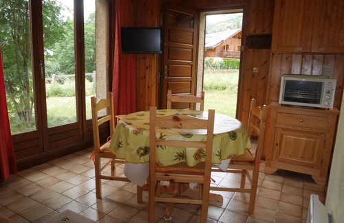 Saint-Chaffrey Apartment | Small duplex chalet with garden