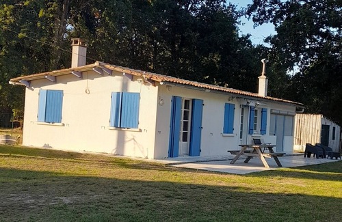 Vendays-Montalivet House | Small farmhouse built in 1950 between ocean and forest