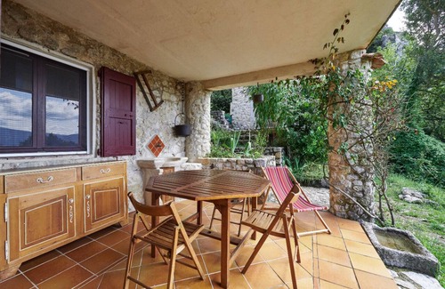 Rougon Apartment | Small stone Bastide at the bottom of a feudal castle, Grand Canyon Verdon view