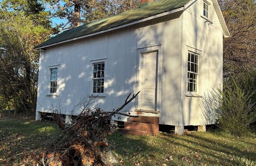 Keysville House | Small Town Charm - Close to Hampden-Sydney College and Longwood University