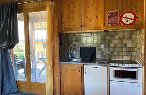 Garin Ski Chalet | Small, well-equipped chalet in attractive condominium.