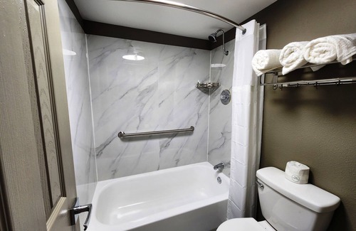 Lafayette Hotel | Smart Stay Inn