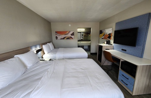 Lafayette Hotel | Smart Stay Inn