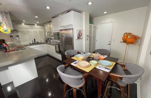 Covey House | Smart stay, vintage cultural oasis