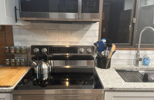 Unaka House | Smokey View Retreat - The name says it all