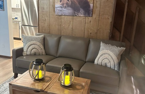 Unaka House | Smokey View Retreat - The name says it all