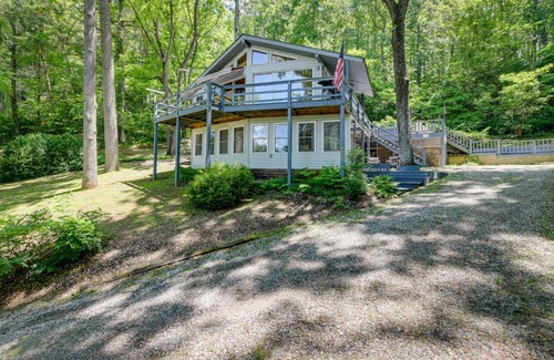 Franklin House | Smoky Mountain Getaway with Private Hot Tub!