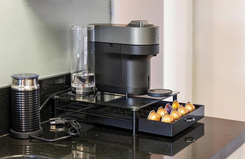 Venice Apartment | Smoky Quartz - Marina View Spacious 3BR near Yacht Club