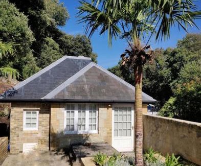 Ventnor House | Smugglers Lodge at Ventnor Botanic Garden