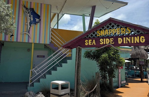 Key Largo House | Snappers - King Room w/Ocean View Wifi