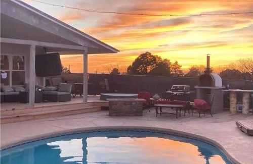 Northeast Heights House | SneakAway in Albuquerque