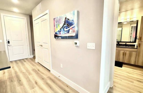 McNeil Apartment | Sneaker Head 1BR - Pool & Gym
