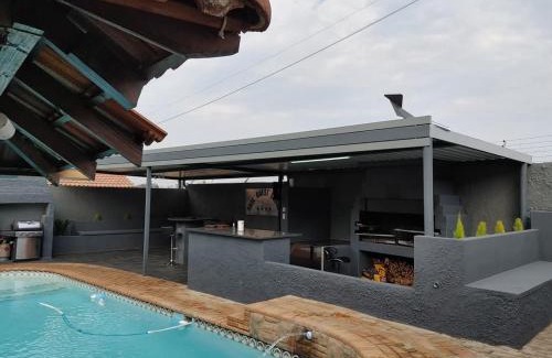 Greater Johannesburg Metropolitan Area House | SNEL GUEST LODGE