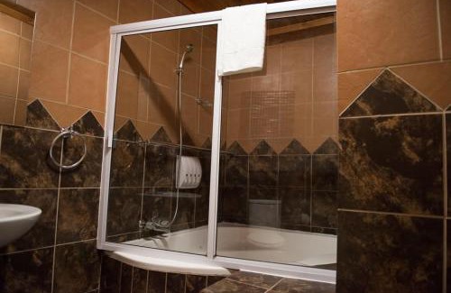 Greater Johannesburg Metropolitan Area House | SNEL GUEST LODGE