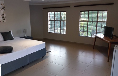 Malelane Hotel | SnL Guesthouse at Visarend