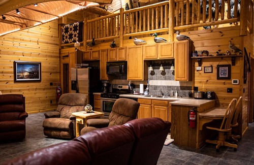 Republic County Cabin | Snow Goose Lodge at Gamekeeper's Marsh