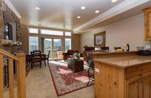 Ogden House | Snowbasin Haven with Hot Tub and Resort Amenities