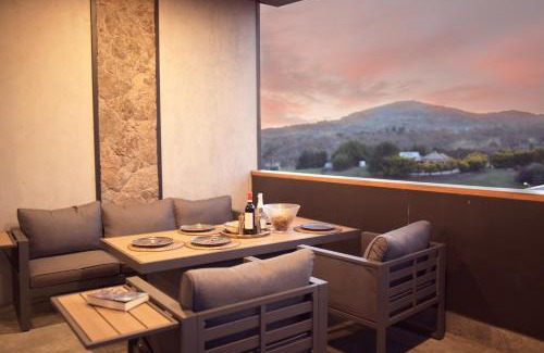Jindabyne House | Snowbell - Mountain View, 4BR Modern Detached Home