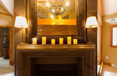 Blackcomb Apartment | Snowberry Villas