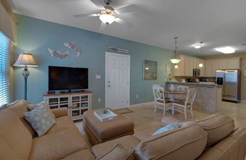 Miramar Beach House | Snowbird availability! Book before end September for extra discount!