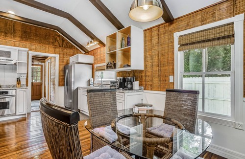 Bonita Springs Cottage | Snowbird-friendly historical cottage with high-speed WiFi & washer/dryer