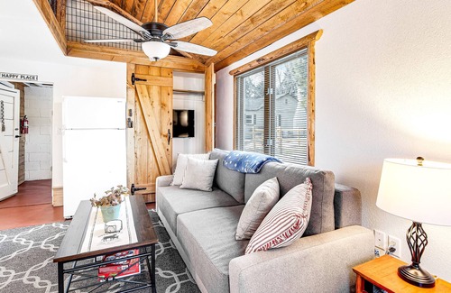 Eagle House | Snowbird-Friendly Country Bunk House with Loft, WiFi, Kitchenette, & Firepit