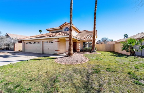 Ahwatukee Foothills House | Snowbird-friendly home with central AC, WiFi, private pool - dogs welcome