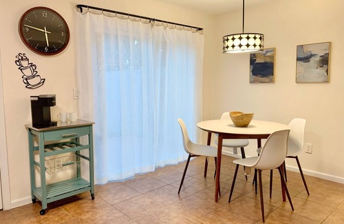 Fort Walton Beach House | Snowbirds! 50% off Monthly Stays near beach! Heart of Downtown Fort Walton Beach