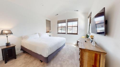 Mammoth Lakes House | Snowcreek Resort Vacation Rentals 1431 Boulder Creek Road