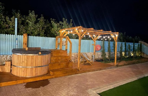 Majdal al-Shams Cabin | snowflake.golan