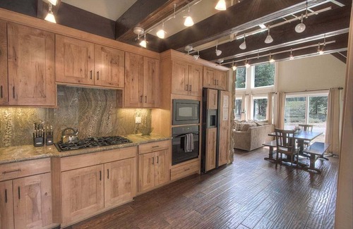Black Bart House | Snowshoe Chalet - Remodeled
