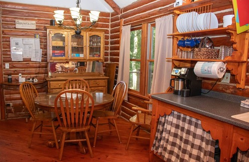 Snowshoe Cabin | Snowshoe Log Cabin - Two Fawns