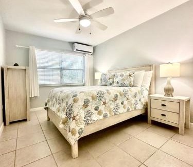 Seven Mile Beach House | Snug Harbour View Condo #4