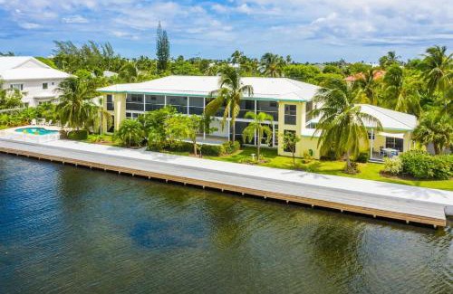 Seven Mile Beach House | Snug Harbour View Condo #4