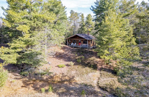 Manistique Cabin | Snug UP: Autumn Colors, Cool Breezes & Lakeside Fires