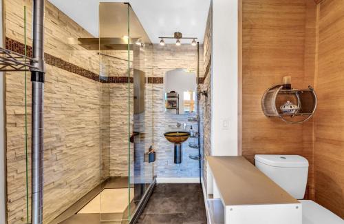 Carmel Woods Apartment | Snuggle Inn - A Romantic Retreat