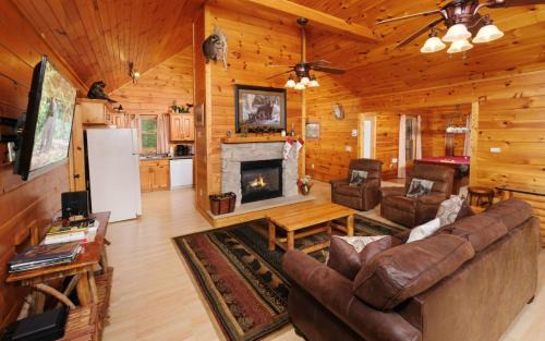 Gatlinburg - Pigeon Forge Villa | Snuggly Bear Cabin