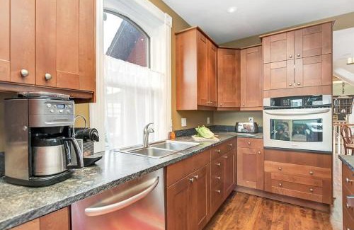 Hull House | Soaring ceilings 15 min walk to Parliament