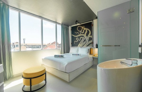 Chaweng City Center Hotel | SocialTel Koh Samui