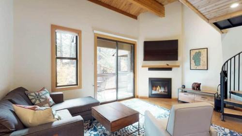 Truckee House | Sockeye by AvantStay Modern 2 BR Condo w Access to Northstar Resort Community
