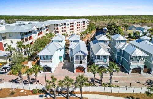 Waterside Village House | Sol Shine Gulf-View Retreat Steps from the Sand