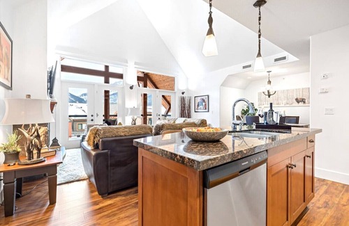 Canmore Apartment | Solar A Resort and Spa